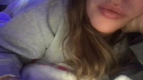 Snapshot of babyhoney333 chatting on 02-01-26, 03:05 babyhoney333 online show from 02-01-26, 03:05