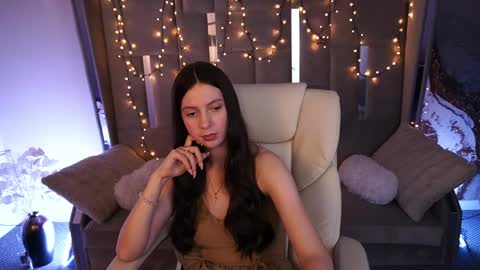 Snapshot of babylumii chatting on 06-02-26, 01:46 Lady Vi online show from 06-02-26, 01:46