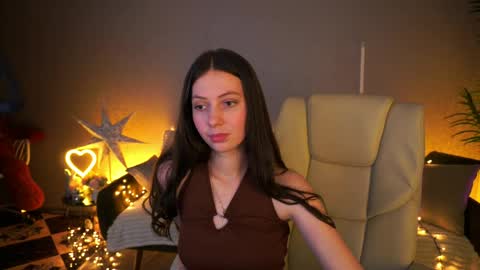Snapshot of babylumii chatting on 06-05-26, 01:28 Lady Vi online show from 06-05-26, 01:28