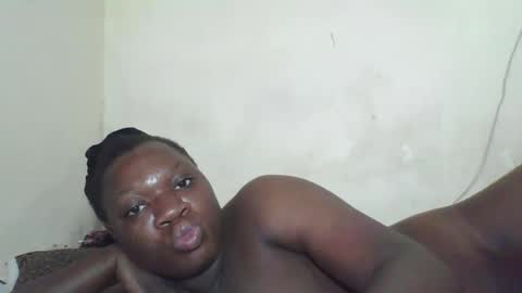Snapshot of babymolly2 chatting on 04-27-26, 04:21 Rossy Kwekwe online show from 04-27-26, 04:21