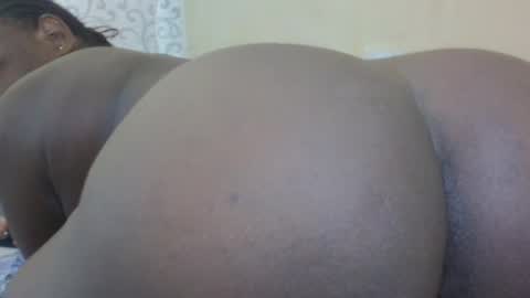 Snapshot of babymolly2 chatting on 06-22-26, 06:21 Rossy Kwekwe online show from 06-22-26, 06:21