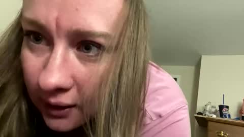 Snapshot of babyslut03_23 chatting on 05-10-26, 06:29 babyslut03_23 online show from 05-10-26, 06:29