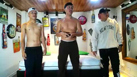 Snapshot of backyardigans chatting on 03-10-25, 01:01 backyardigans online show from 03-10-25, 01:01