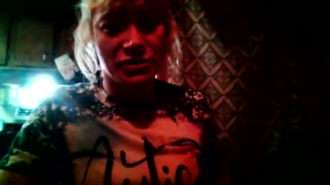 Snapshot of badbitch520 chatting on 02-04-26, 12:00 Badbitch520 online show from 02-04-26, 12:00