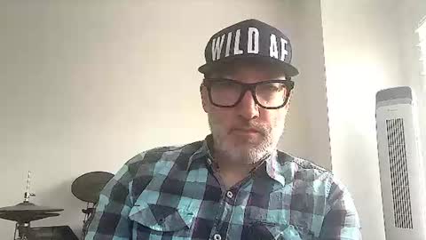 Snapshot of badboymusician chatting on 08-06-26, 01:35 RockHardDrummer online show from 08-06-26, 01:35