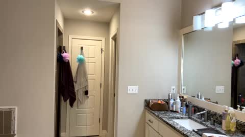 Snapshot of badboyson65 chatting on 12-15-24, 06:18 HotWifeFun32 online show from 12-15-24, 06:18