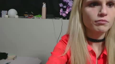 Snapshot of baddiebrandy chatting on 11-18-25, 02:10 brandy online show from 11-18-25, 02:10