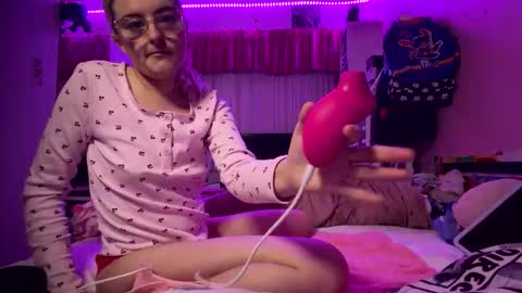 Snapshot of baddieprettypussy chatting on 05-23-26, 09:46 baddieprettypussy online show from 05-23-26, 09:46