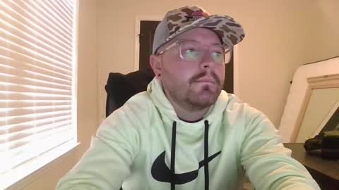 Snapshot of baddydaddy23 chatting on 10-05-25, 06:50 Jon online show from 10-05-25, 06:50