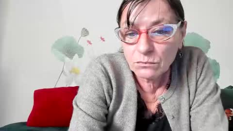 Snapshot of badgg chatting on 10-10-25, 12:48 Gina online show from 10-10-25, 12:48