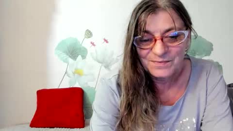 Snapshot of badgg chatting on 01-14-26, 02:12 Gina online show from 01-14-26, 02:12