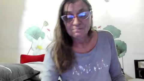 Snapshot of badgg chatting on 01-31-26, 07:11 Gina online show from 01-31-26, 07:11