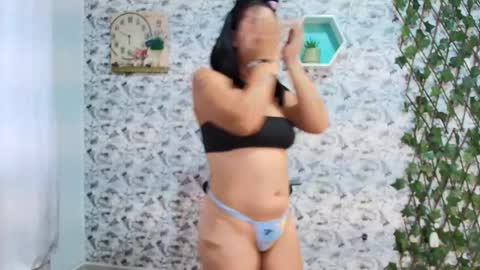 Snapshot of badgirls_000 chatting on 05-12-26, 11:29 candy and dayan online show from 05-12-26, 11:29