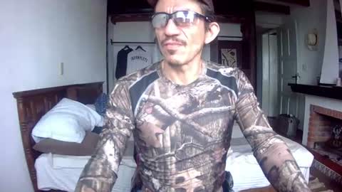 Snapshot of badhombremx chatting on 06-16-26, 05:15 Mexican livin Off the Wall online show from 06-16-26, 05:15