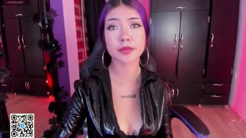 Snapshot of badkatyuska chatting on 01-09-26, 09:38 Please help me to reach 100 thumbs up online show from 01-09-26, 09:38