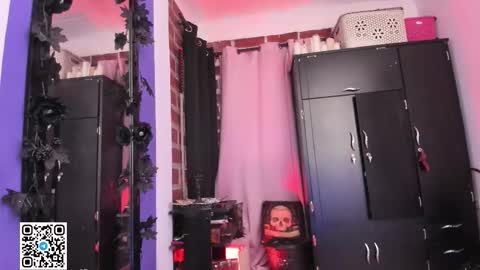 Snapshot of badkatyuska chatting on 02-05-26, 07:07 Please help me to reach 100 thumbs up online show from 02-05-26, 07:07