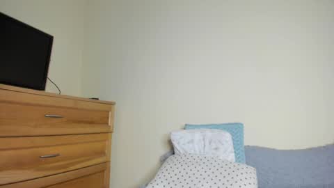 Name online show from 02-19-25, 02:23