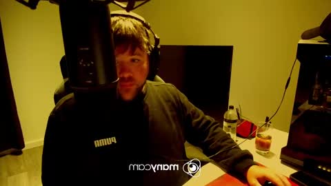 Snapshot of baftez chatting on 12-30-24, 12:20 Baffels online show from 12-30-24, 12:20