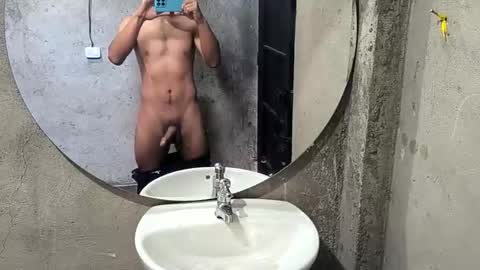 Snapshot of bajoceroo10 chatting on 01-13-26, 01:05 bajoceroo10 online show from 01-13-26, 01:05