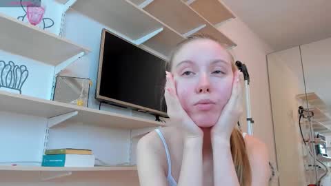 Kira online show from 09-12-25, 01:33