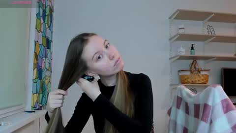 Kira online show from 12-20-25, 12:45