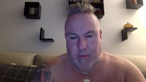 banana5289 online show from 02-12-26, 09:32