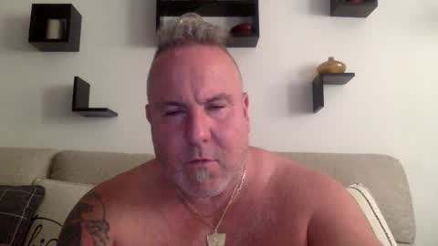 banana5289 online show from 05-18-26, 08:03