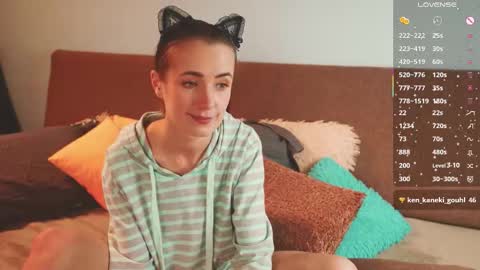 Ellen and  online show from 12-03-25, 07:27