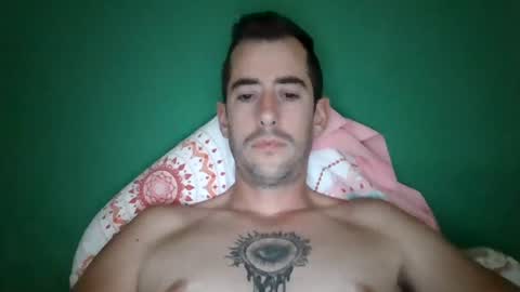 Snapshot of bannnnnnanaboy chatting on 06-18-26, 11:25 bananaboy online show from 06-18-26, 11:25