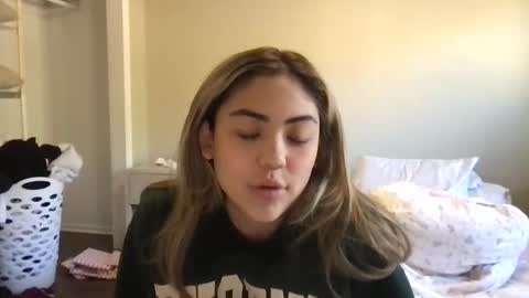 Snapshot of baoco379 chatting on 12-04-25, 10:07 Elle online show from 12-04-25, 10:07