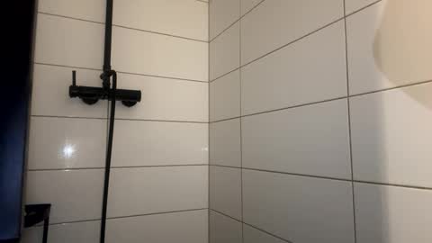 Snapshot of barbara53000 chatting on 10-29-25, 06:42 charliejones online show from 10-29-25, 06:42