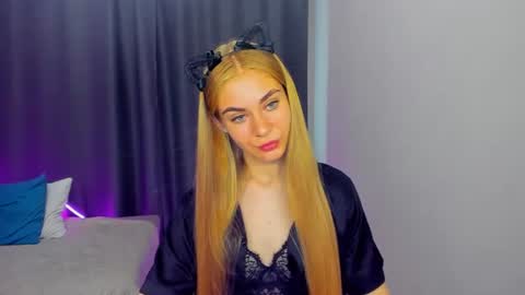 Snapshot of barbarachic chatting on 06-25-26, 12:09 BarbaraChic online show from 06-25-26, 12:09
