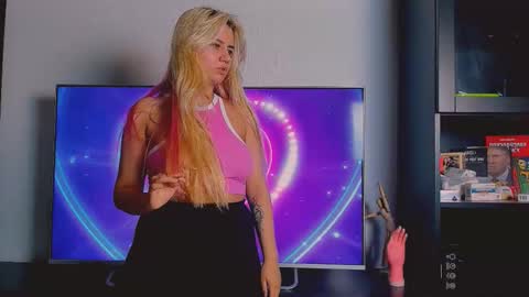 Snapshot of barbarasiren chatting on 09-18-25, 04:53 barbarasiren online show from 09-18-25, 04:53