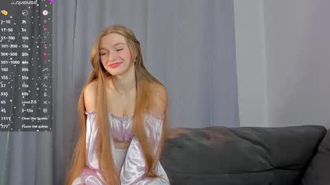 Snapshot of barbbiiedoll chatting on 02-20-25, 10:04 Kendall online show from 02-20-25, 10:04