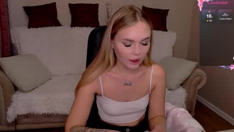 Snapshot of barbie_lillie chatting on 09-25-25, 05:44 Lilli 3 online show from 09-25-25, 05:44