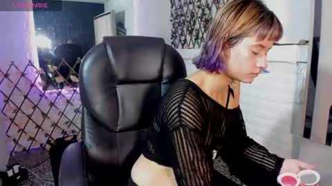 Snapshot of barbieambarx chatting on 07-18-26, 02:43 Barbie online show from 07-18-26, 02:43