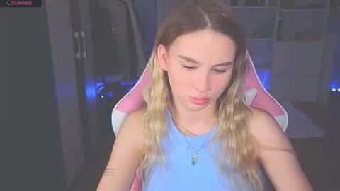 Snapshot of barbieee_doll chatting on 06-19-26, 03:05 Eva online show from 06-19-26, 03:05