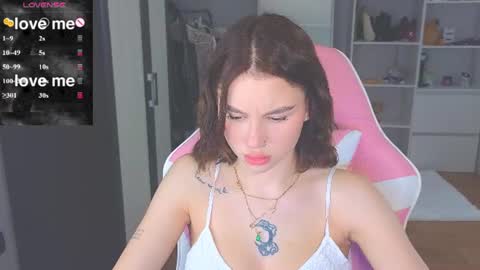 Snapshot of barbieee_doll chatting on 06-28-26, 08:26 Eva online show from 06-28-26, 08:26