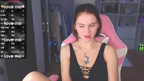 Snapshot of barbieee_doll chatting on 07-10-26, 05:15 Eva online show from 07-10-26, 05:15