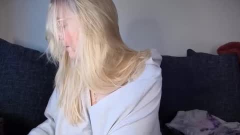 barbiegirl966 online show from 11-02-25, 10:06