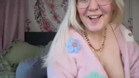 barbiegirl966 online show from 11-11-25, 09:42