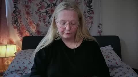 Snapshot of barbiegirl966 chatting on 05-19-26, 08:42 barbiegirl966 online show from 05-19-26, 08:42