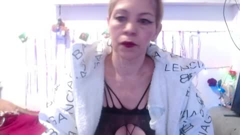 Snapshot of barbiemature chatting on 05-23-26, 08:40 barbiemature online show from 05-23-26, 08:40