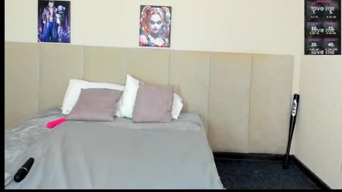 Snapshot of barbiemuscle1 chatting on 12-15-24, 01:02 Barbie online show from 12-15-24, 01:02