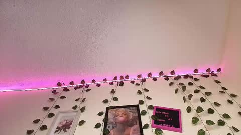 Snapshot of barbiie_98 chatting on 02-27-26, 01:55 barbiie_98 online show from 02-27-26, 01:55