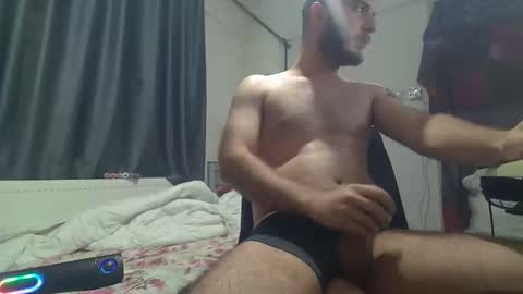 Snapshot of barcanka08 chatting on 05-12-26, 03:31 Guitarist online show from 05-12-26, 03:31