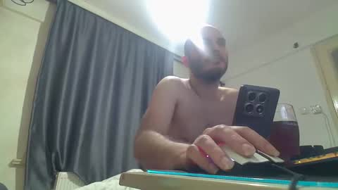 Snapshot of barcanka08 chatting on 05-15-26, 01:29 Guitarist online show from 05-15-26, 01:29