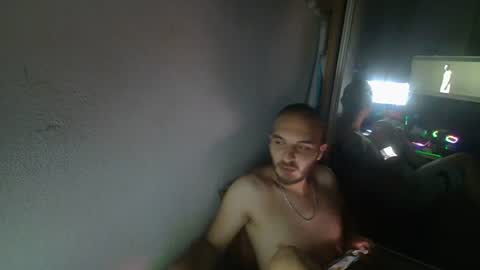 Snapshot of barcanka08 chatting on 06-14-26, 05:04 Guitarist online show from 06-14-26, 05:04