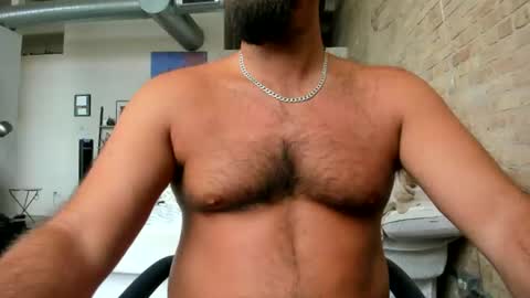 Snapshot of barebackheat chatting on 06-21-26, 01:35 Barebackheat online show from 06-21-26, 01:35