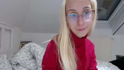Lena online show from 10-24-25, 04:36